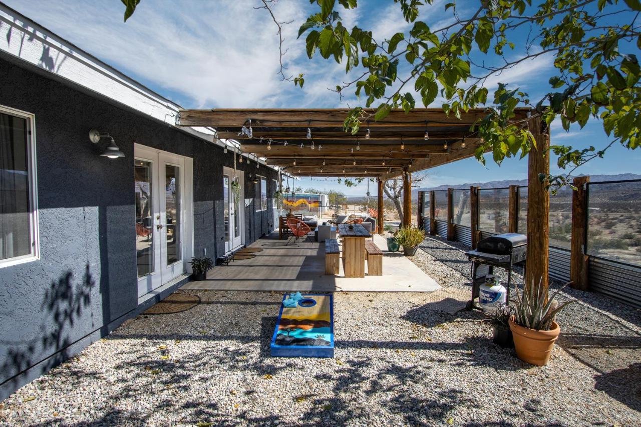 Sapphire Haven + Casita! Pool + Spa + Movie Theatre + 10 Min To Monument! Joshua Tree Exterior foto