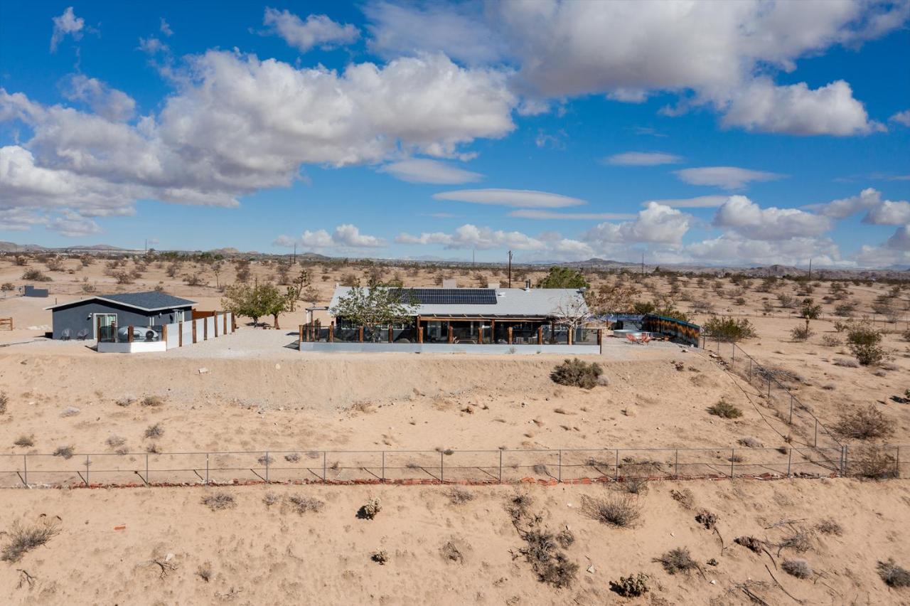 Sapphire Haven + Casita! Pool + Spa + Movie Theatre + 10 Min To Monument! Joshua Tree Exterior foto