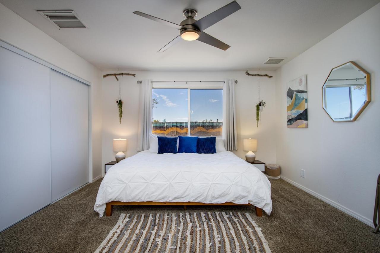 Sapphire Haven + Casita! Pool + Spa + Movie Theatre + 10 Min To Monument! Joshua Tree Exterior foto